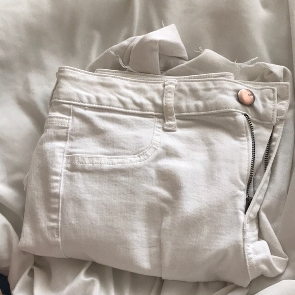 American Eagle White Distressed Cropped Jeans - Picture 1 of 3